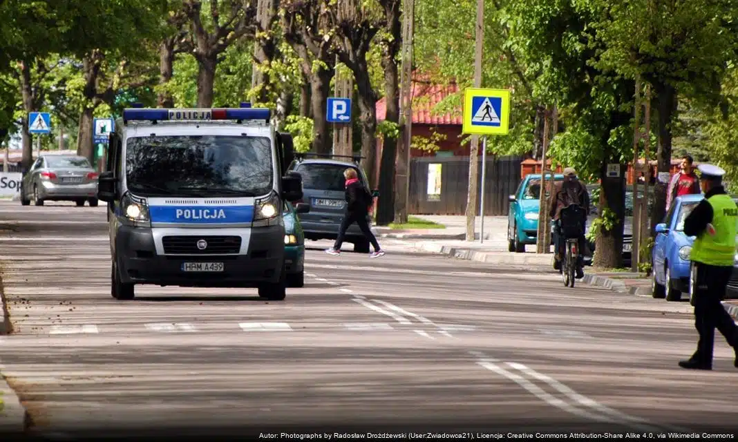 Spotkanie policjantów z harcerzami w sprawie bezpieczeństwa podczas wakacji
